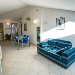 appartamenti-palmaria.hotelitalianriviera.com/